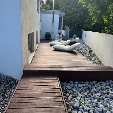 Poolhaus Design-loft Mit Terrasse Am Park * Paderborn