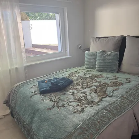 Poolhaus Design-loft Mit Terrasse Am Park * Paderborn