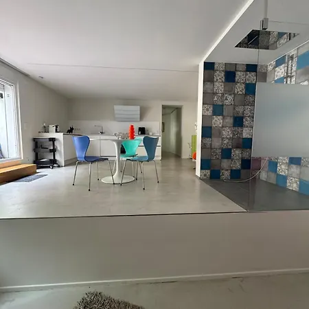 Apartament Poolhaus Design-loft Mit Terrasse Am Park *