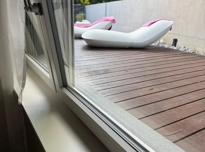 Poolhaus Design-loft Mit Terrasse Am Park 公寓